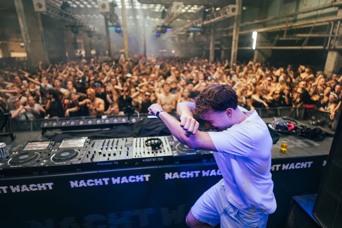 Loading... just a sec